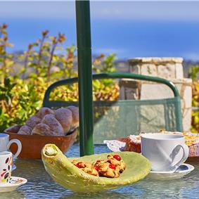 2 bedroom villa with pool, Castellammare del Golfo, sleeps 4